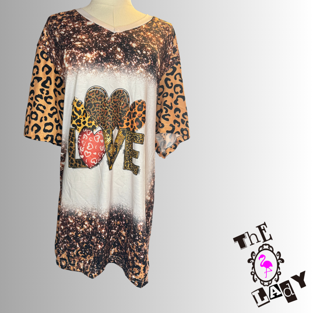 Oversized Love in Cheetah V-Neck T Shirt